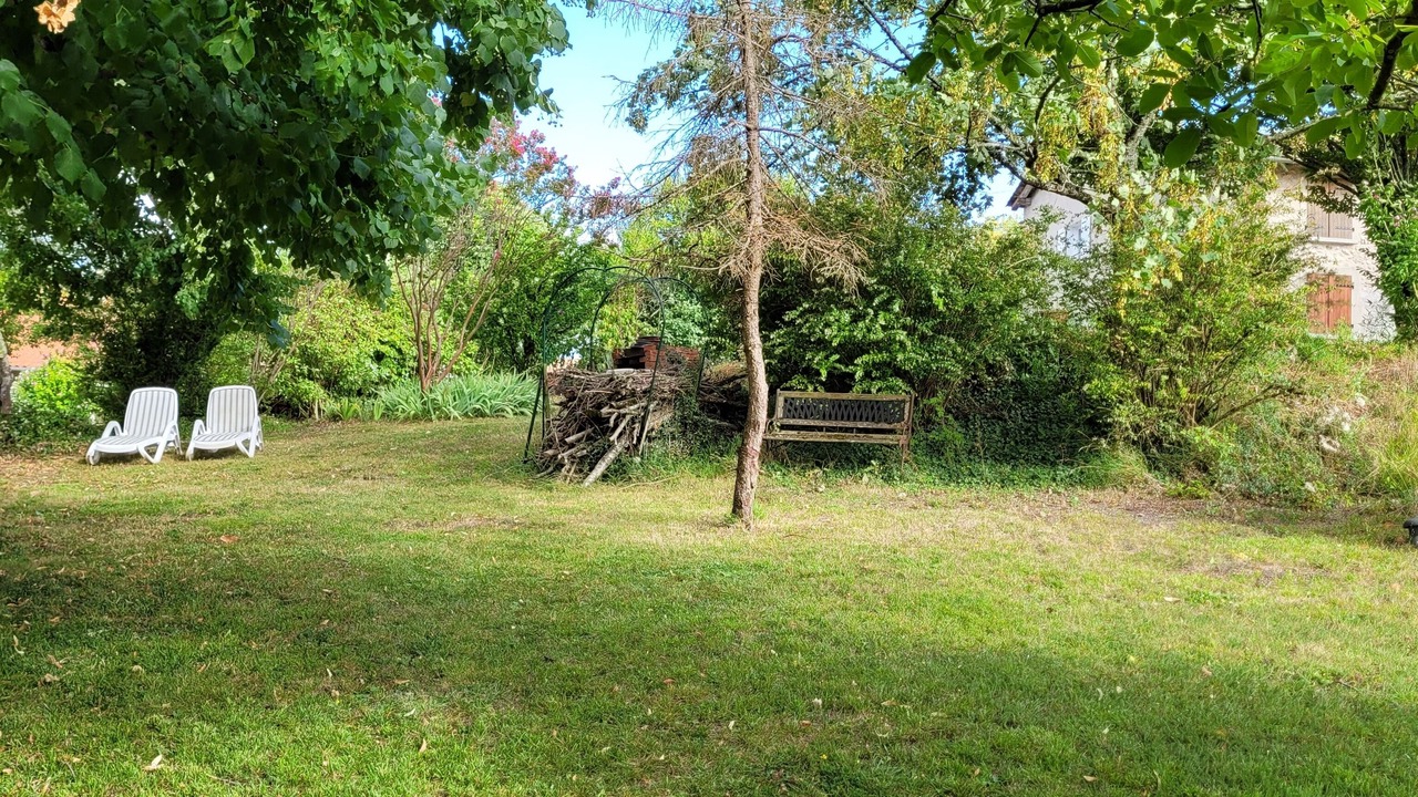 Photo of Outdoor in Douchapt