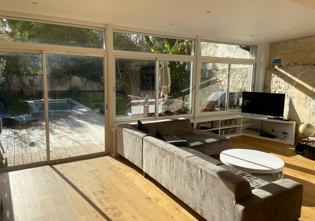 Photo of Livingroom in Saint Seurin - Fondaudege