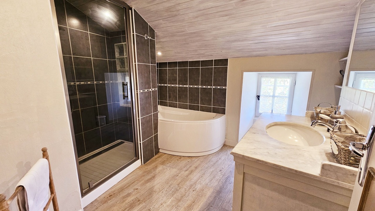 Photo of Bathroom in La Couronne