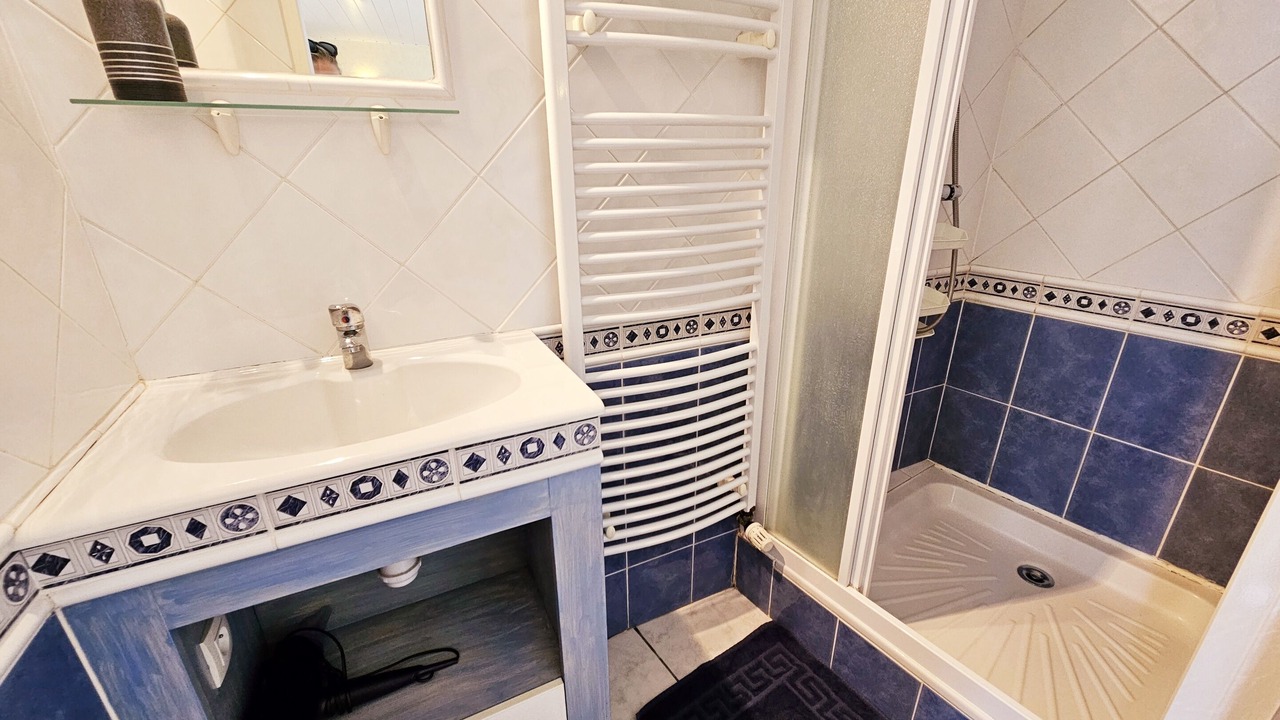 Photo of Bathroom in La Couronne