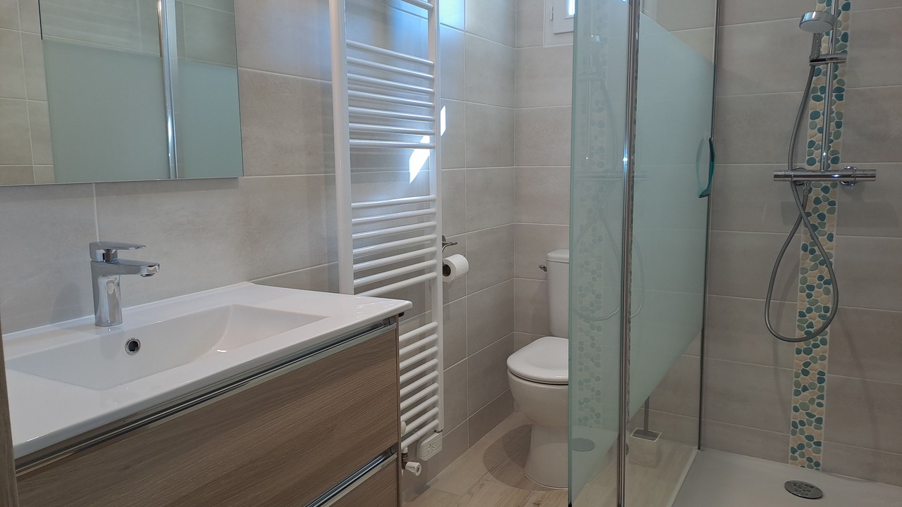 Photo of Bathroom in Saint-Andre-de-Cubzac