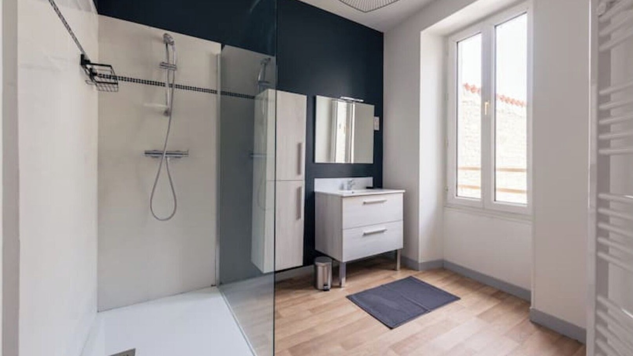 Photo of Bathroom in Cognac