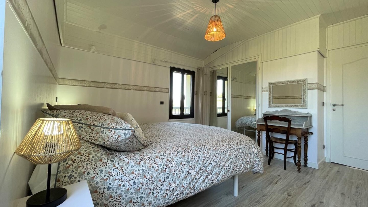 Photo of Bedroom in Asson