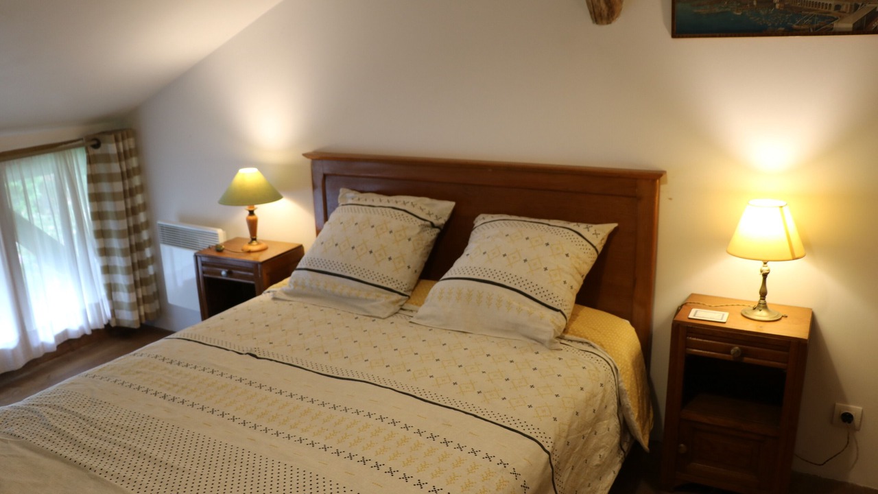 Photo of Bedroom in Milhac-de-Nontron