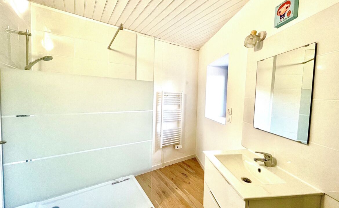 Photo of Bathroom in Biras
