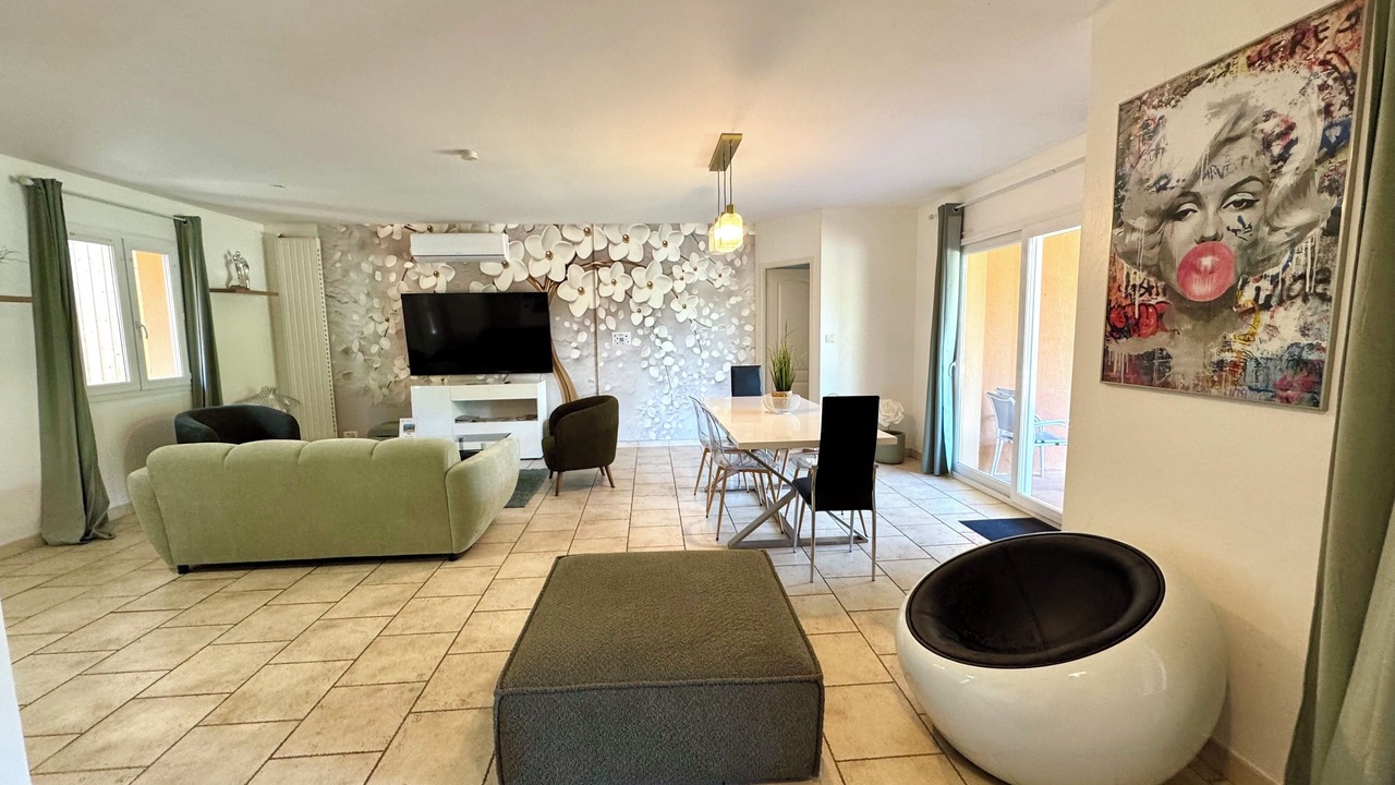 Photo of Livingroom in Notre-Dame-de-Sanilhac