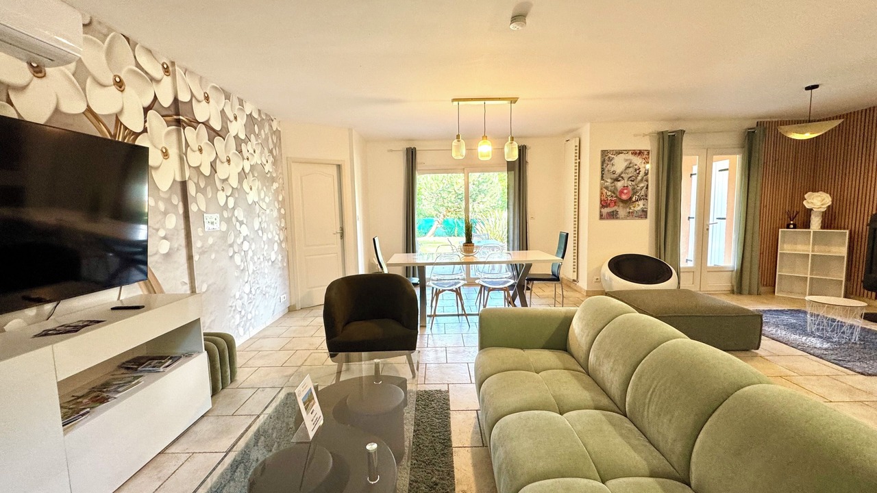 Photo of Livingroom in Notre-Dame-de-Sanilhac