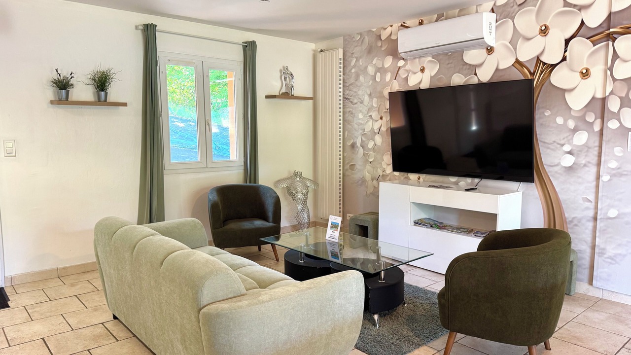 Photo of Livingroom in Notre-Dame-de-Sanilhac