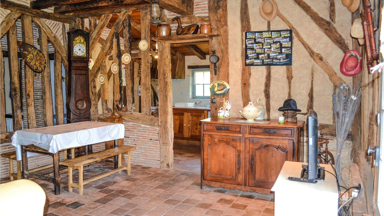 Photo of Bedroom in Saint-Jean-d'Eyraud