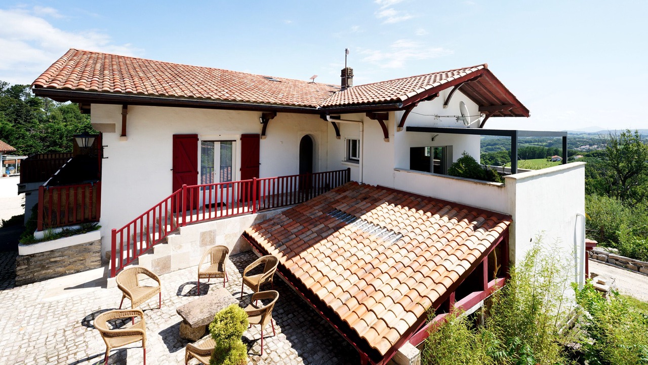 Photo of Patio Balcony in Behobie
