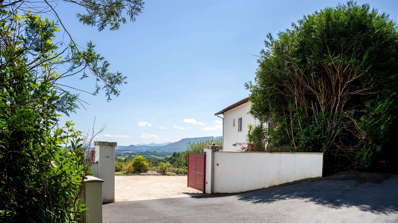 Photo of Outdoor in Behobie