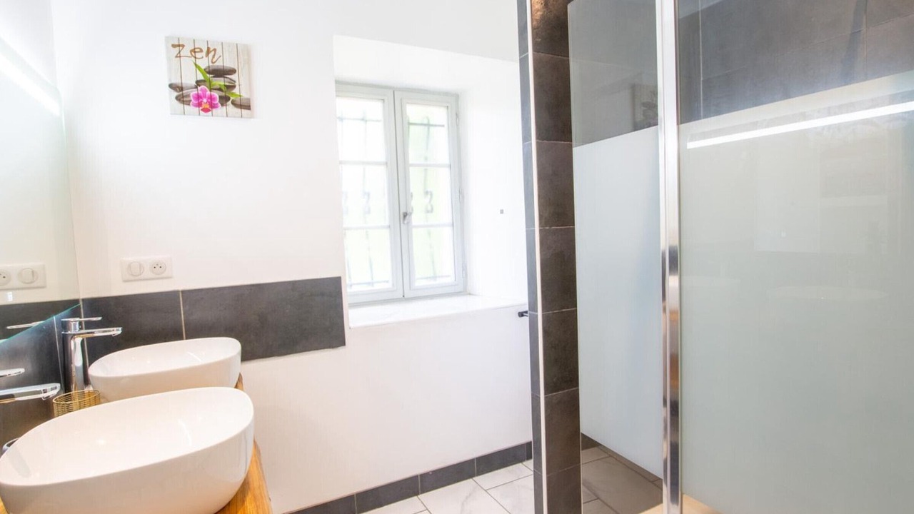 Photo of Bathroom in Tourtoirac