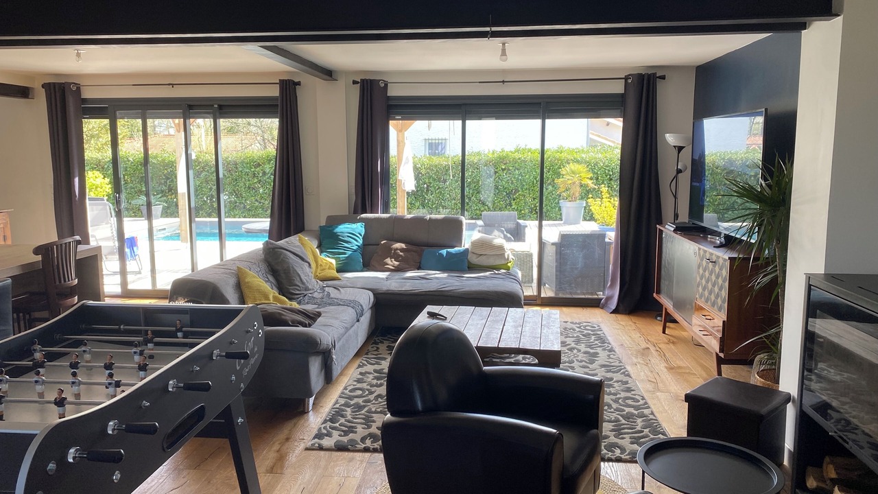 Photo of Livingroom in Saint-Medard-en-Jalles
