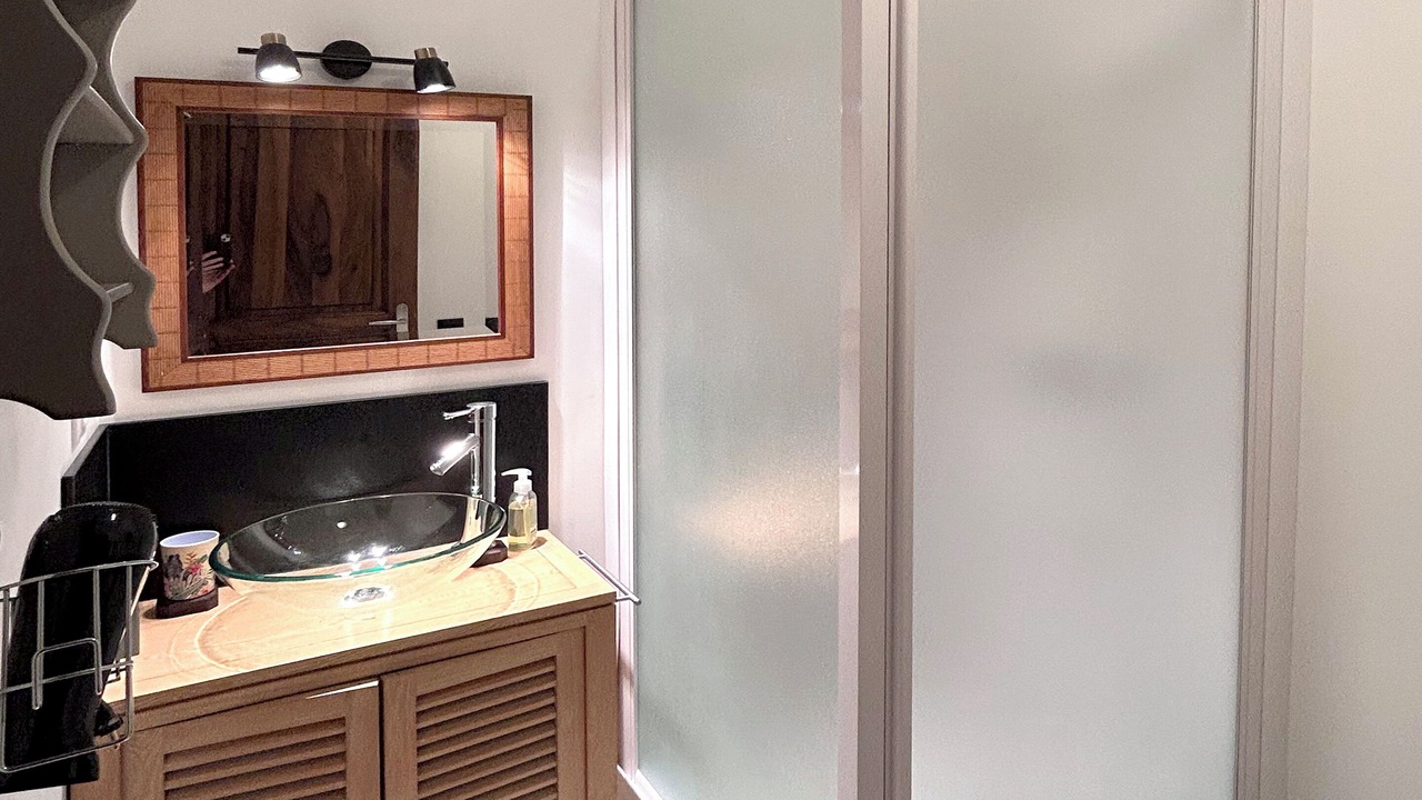 Photo of Bathroom in Saint-Estephe