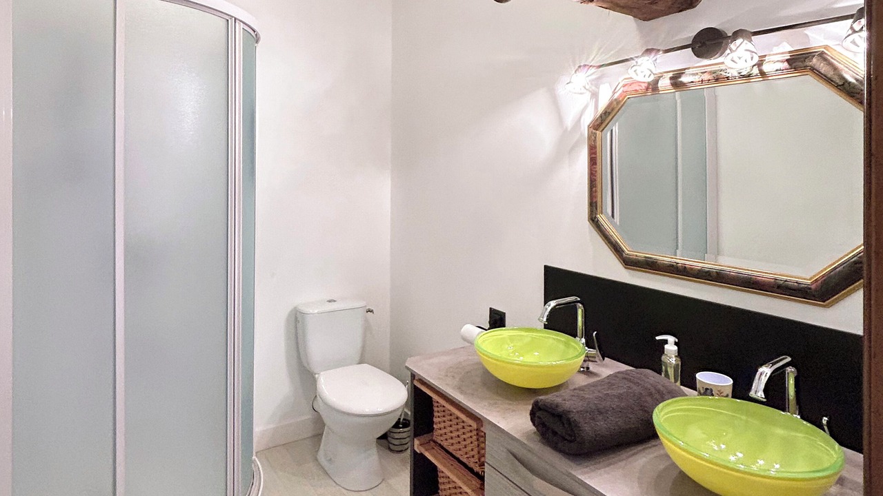 Photo of Bathroom in Saint-Estephe