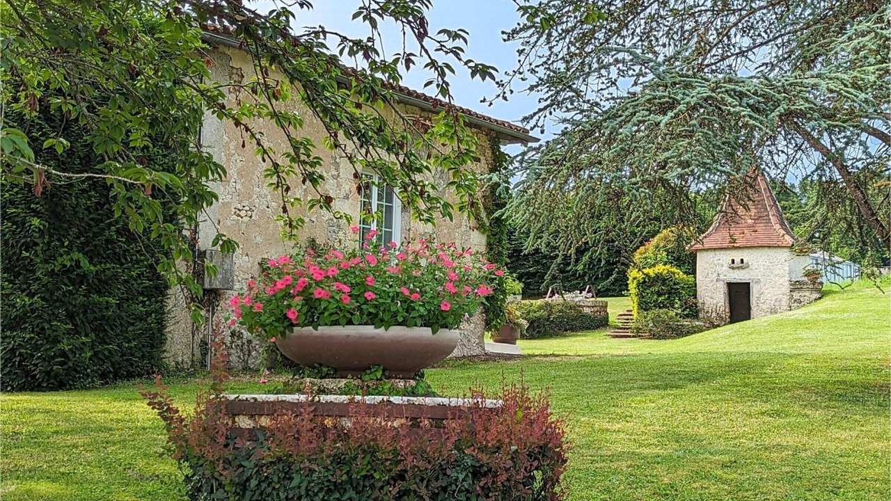 Photo of Outdoor in Bellon