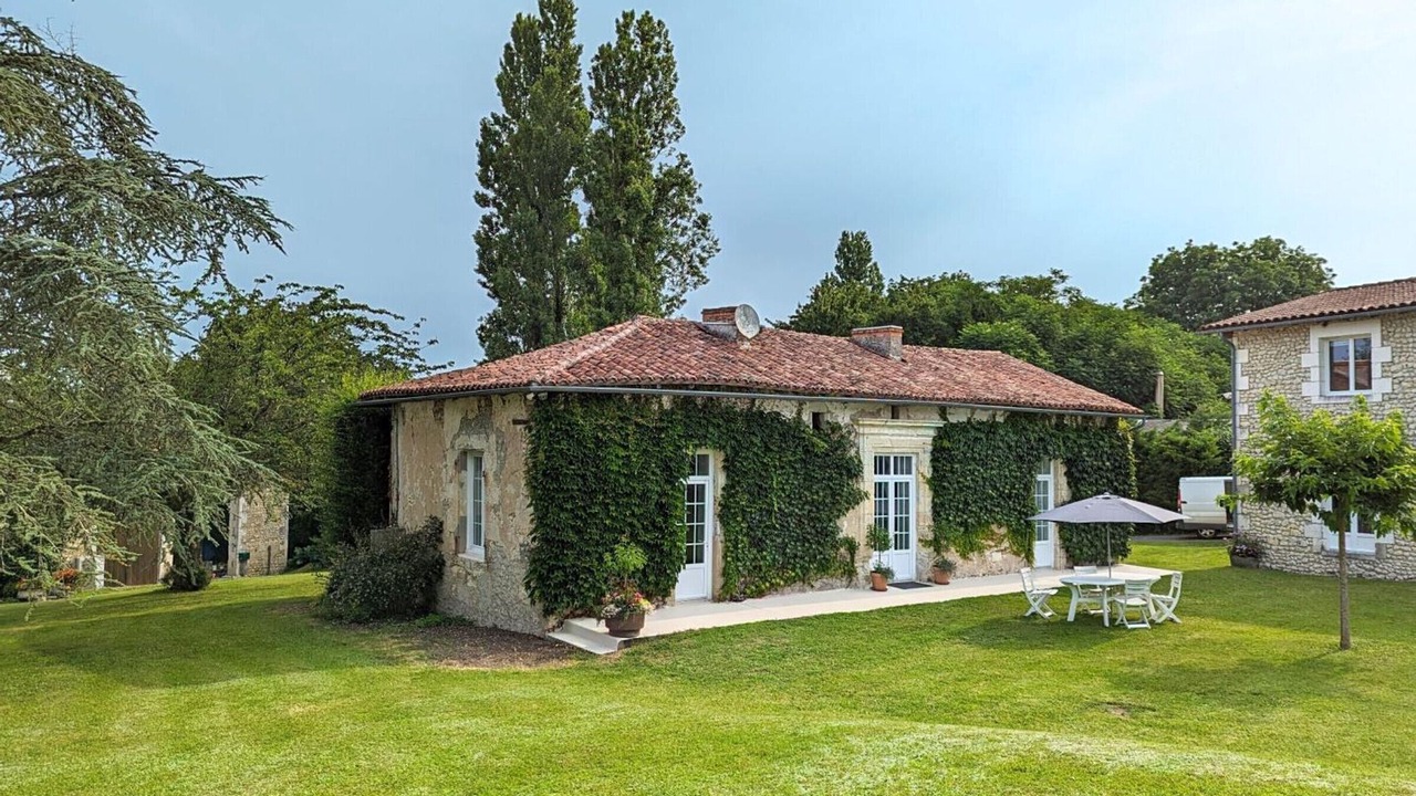 Photo of Outdoor in Bellon