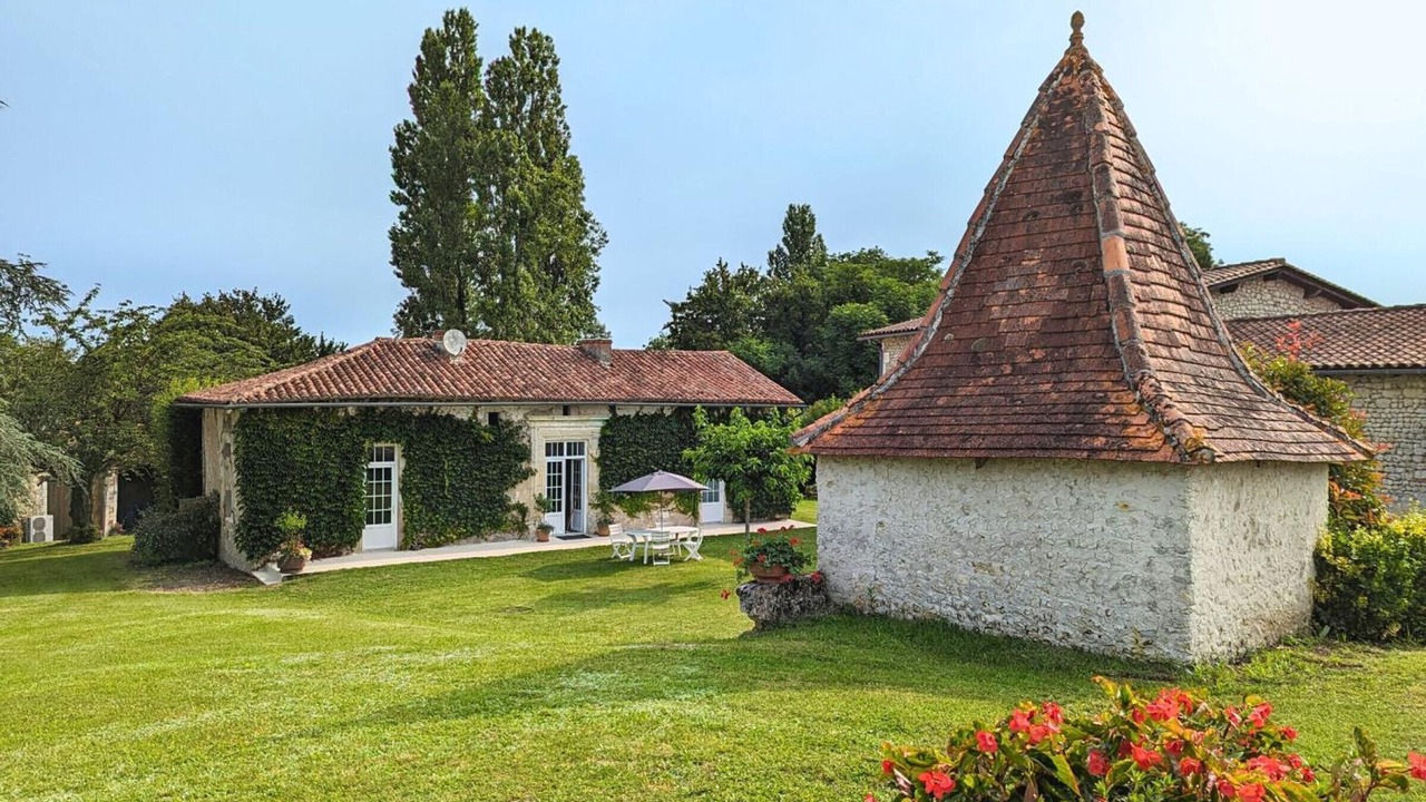Photo of Outdoor in Bellon