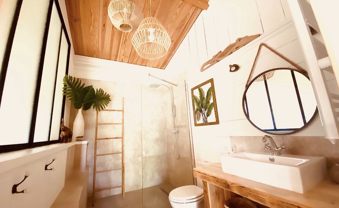 Photo of Bathroom in Saint-Yzan-de-Soudiac