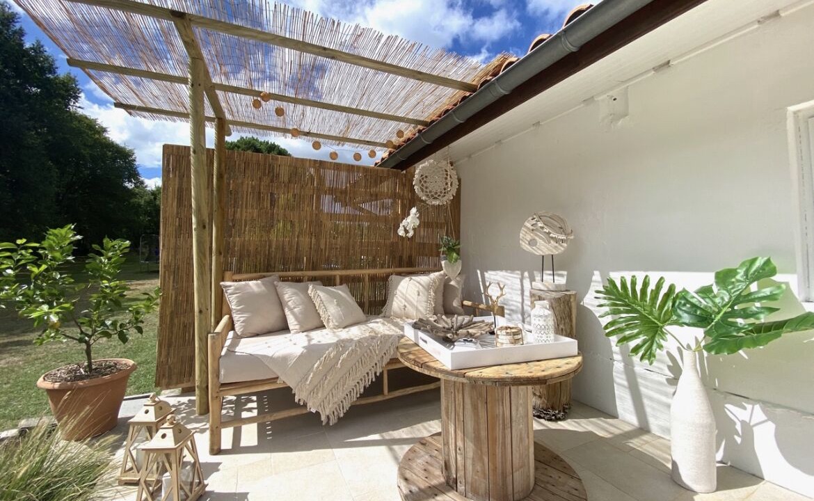 Photo of Patio Balcony in Saint-Yzan-de-Soudiac
