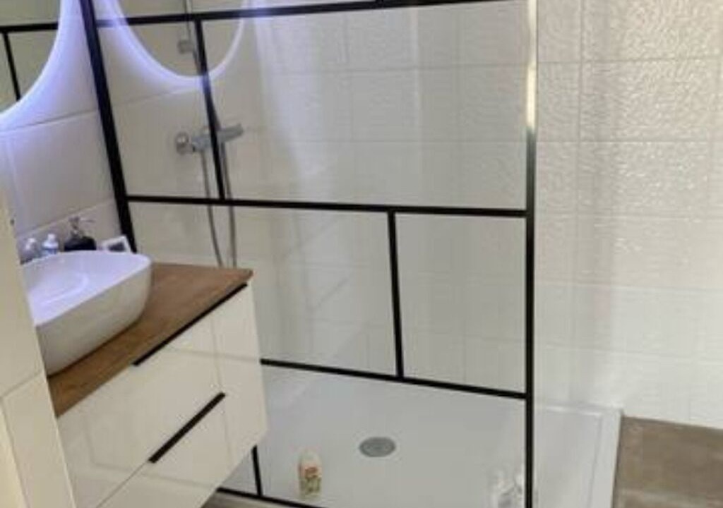 Photo of Bathroom in Vaux-sur-Mer
