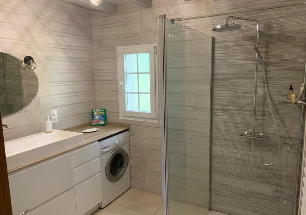 Photo of Bathroom in Sare