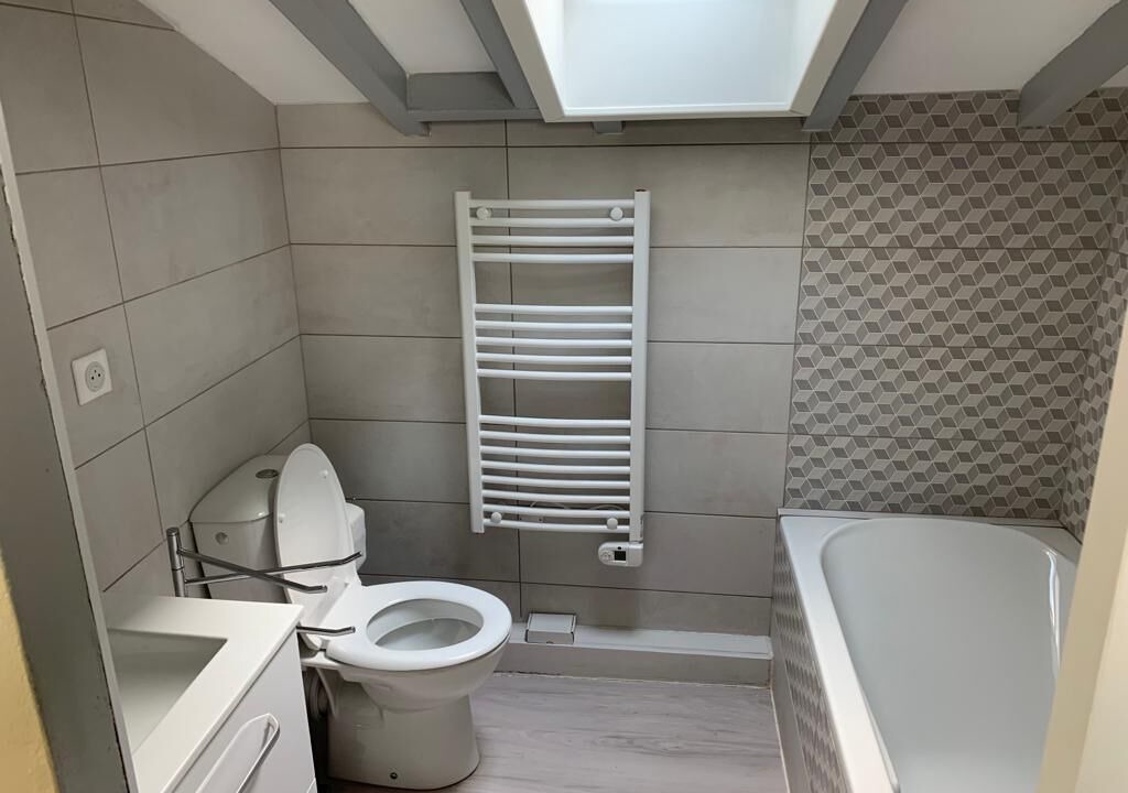 Photo of Bathroom in Sare