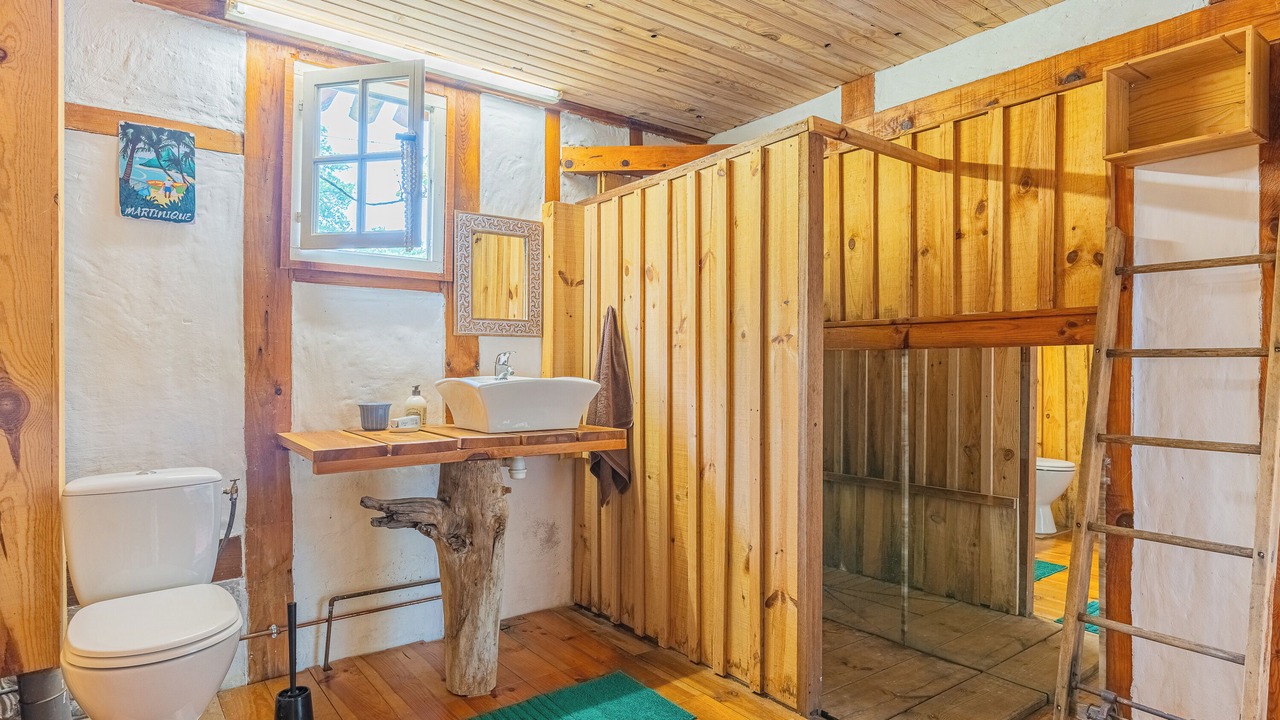 Photo of Bathroom in Pissos
