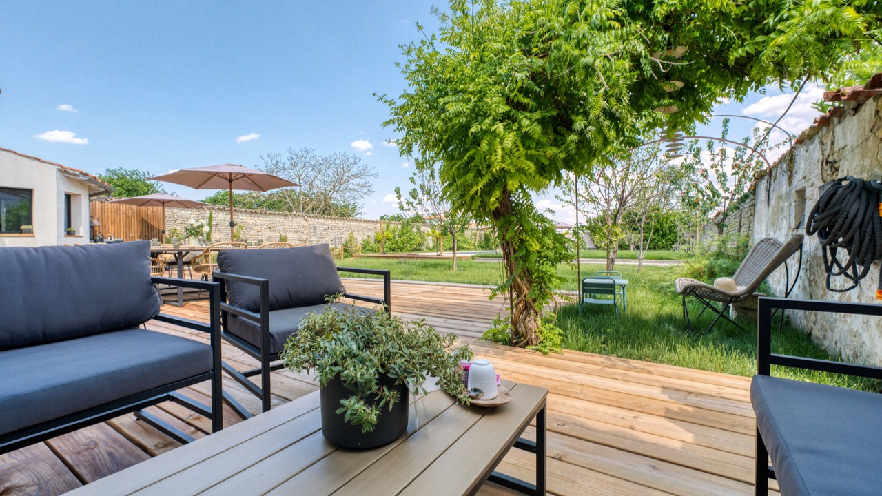 Photo of Patio Balcony in Thaire