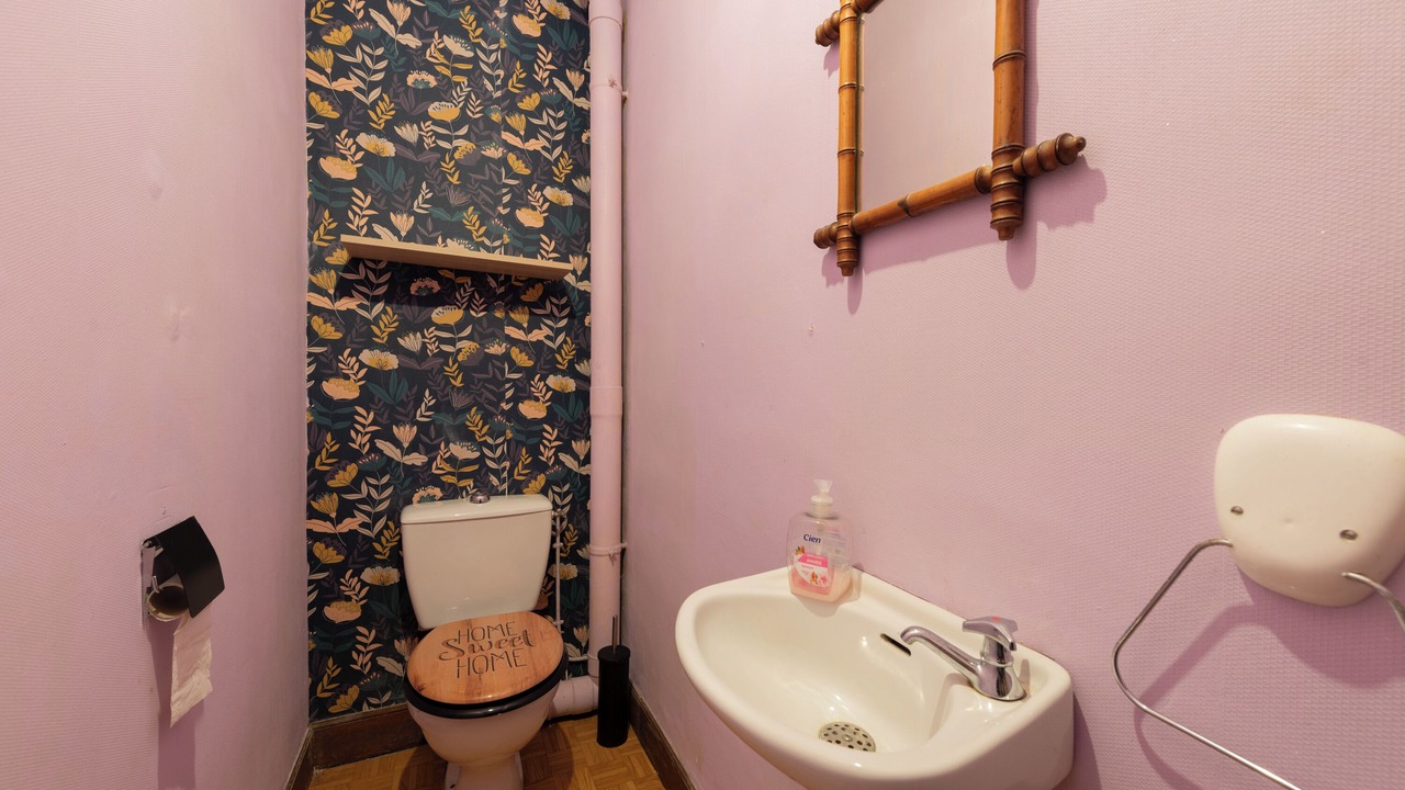 Photo of Bathroom in Escot