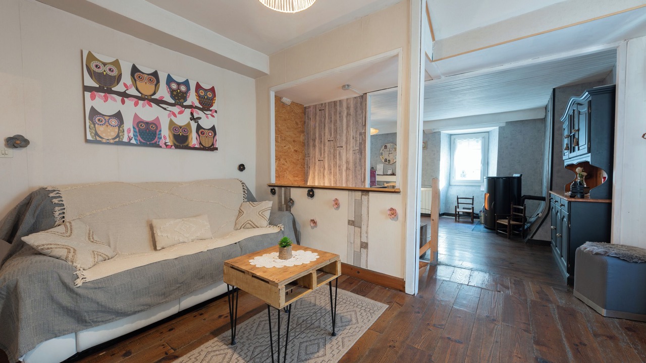 Photo of Livingroom in Escot