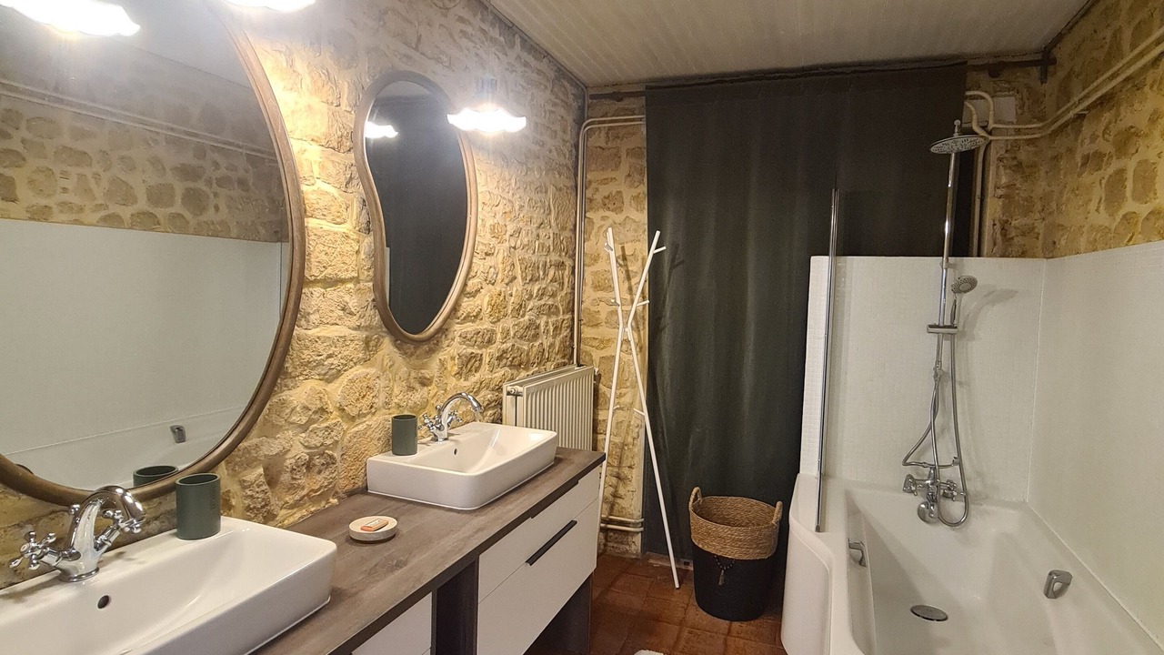Photo of Bathroom in Domme