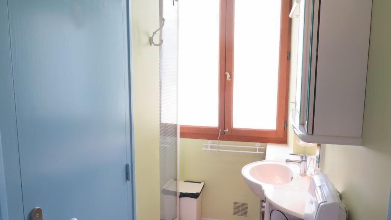 Photo of Bathroom in Lascaux