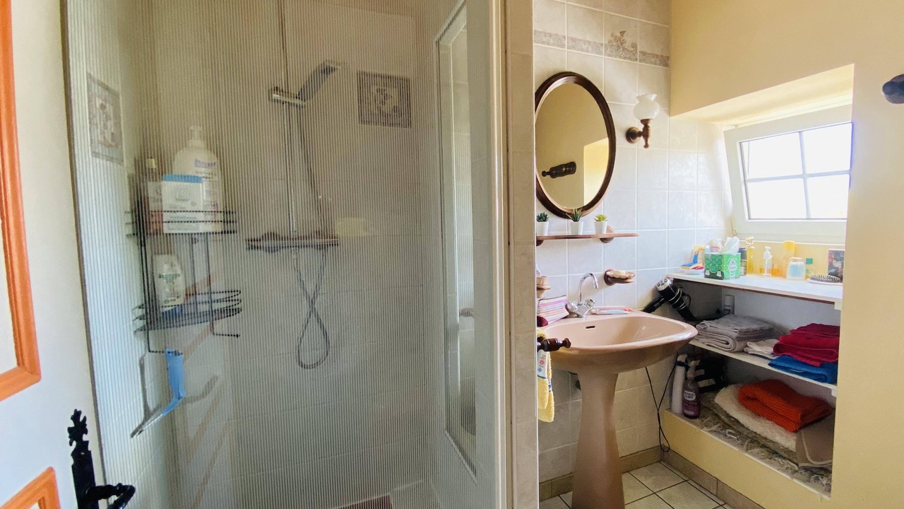 Photo of Bathroom in Lavoux