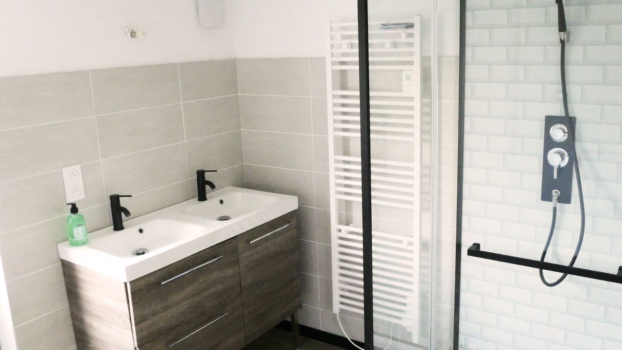 Photo of Bathroom in Jaunay-Clan