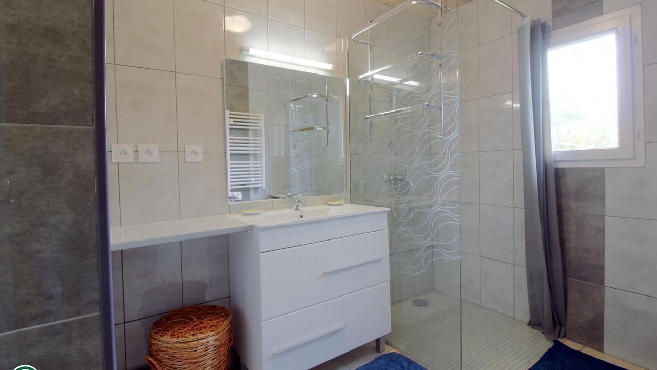 Photo of Bathroom in Loupiac-de-la-Reole