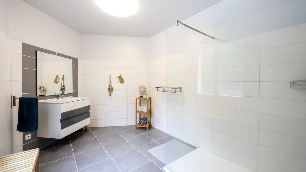Photo of Bathroom in Uchaux