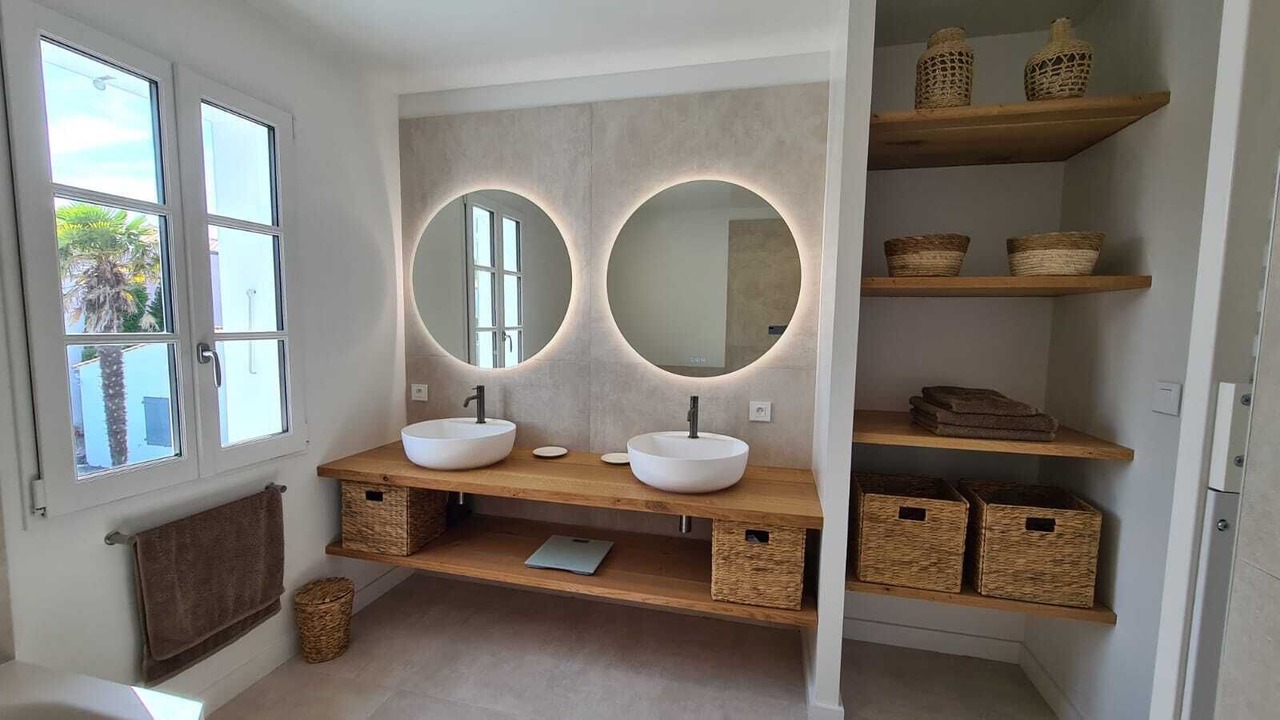 Photo of Bathroom in La Flotte