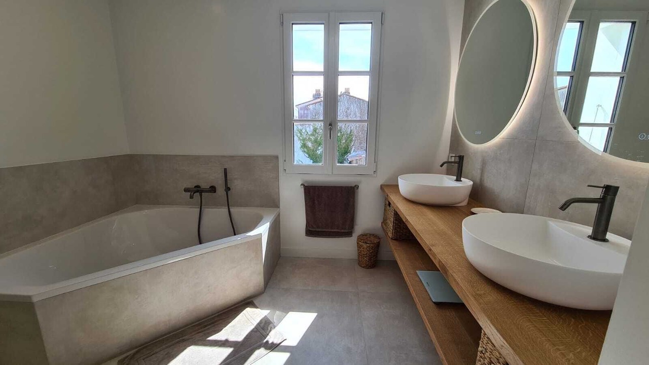 Photo of Bathroom in La Flotte