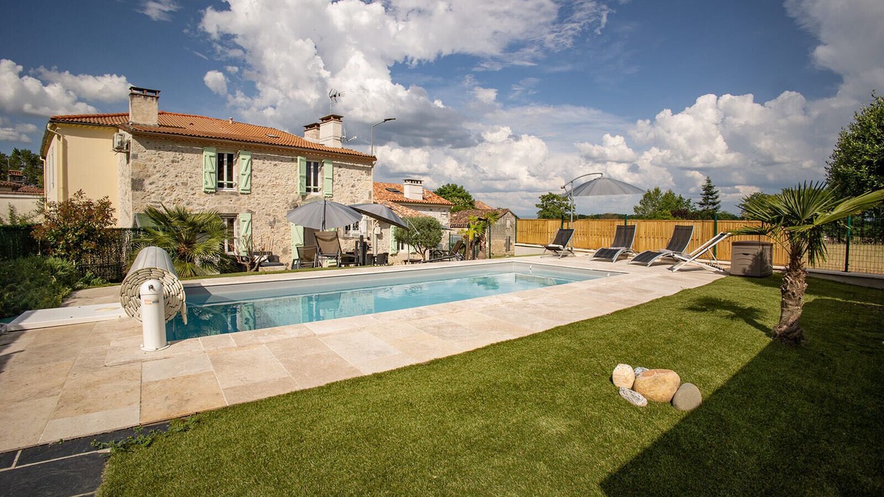 Photo of Outdoor in Ambrus