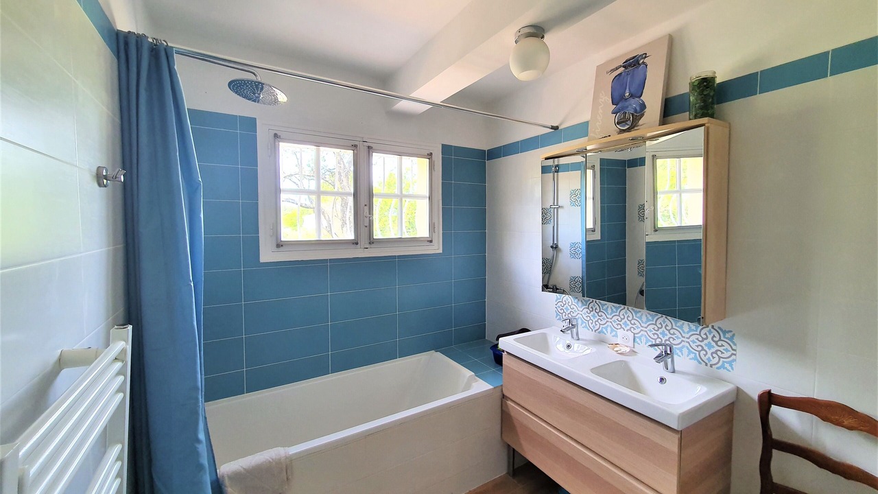 Photo of Bathroom in Eguilles