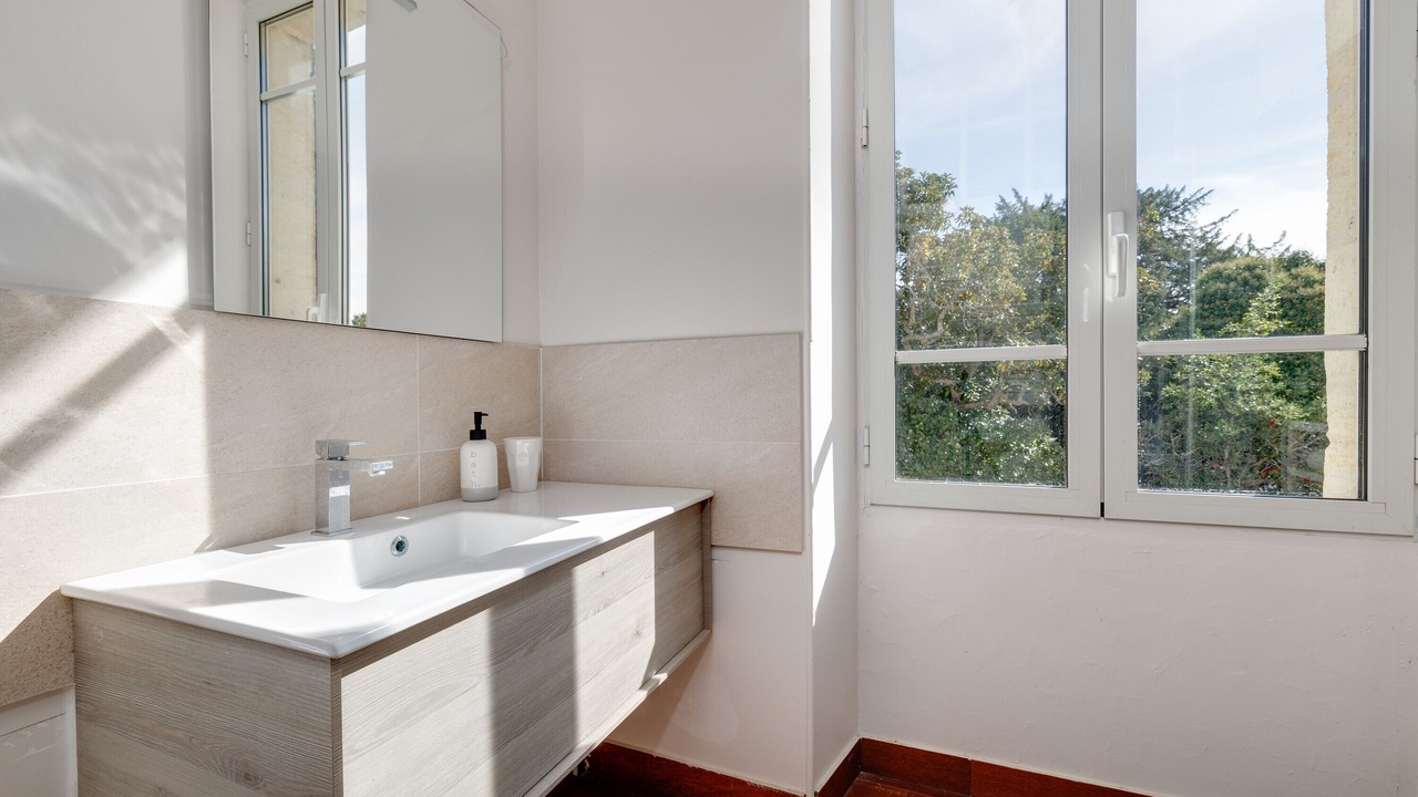 Photo of Bathroom in Carignan-de-Bordeaux