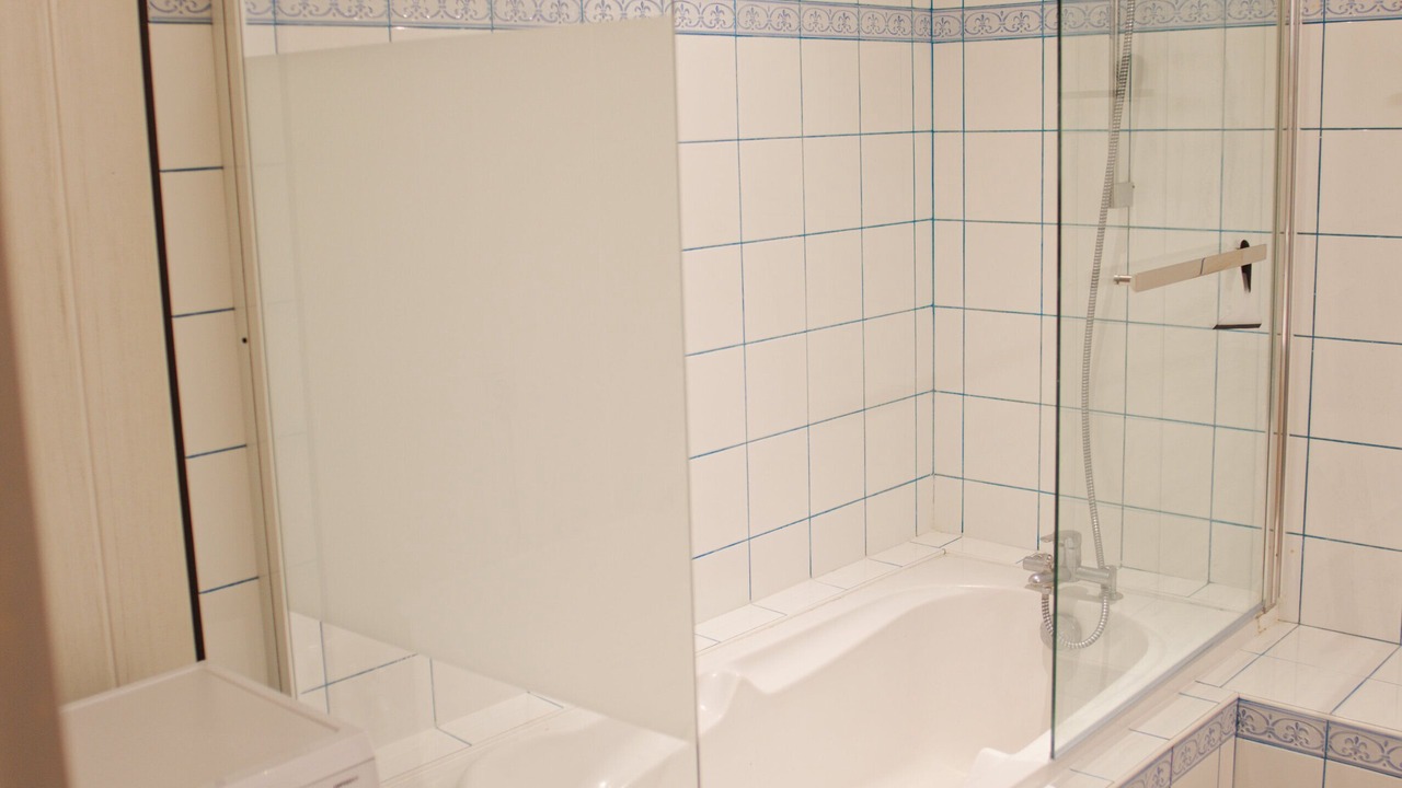 Photo of Bathroom in Pomerol