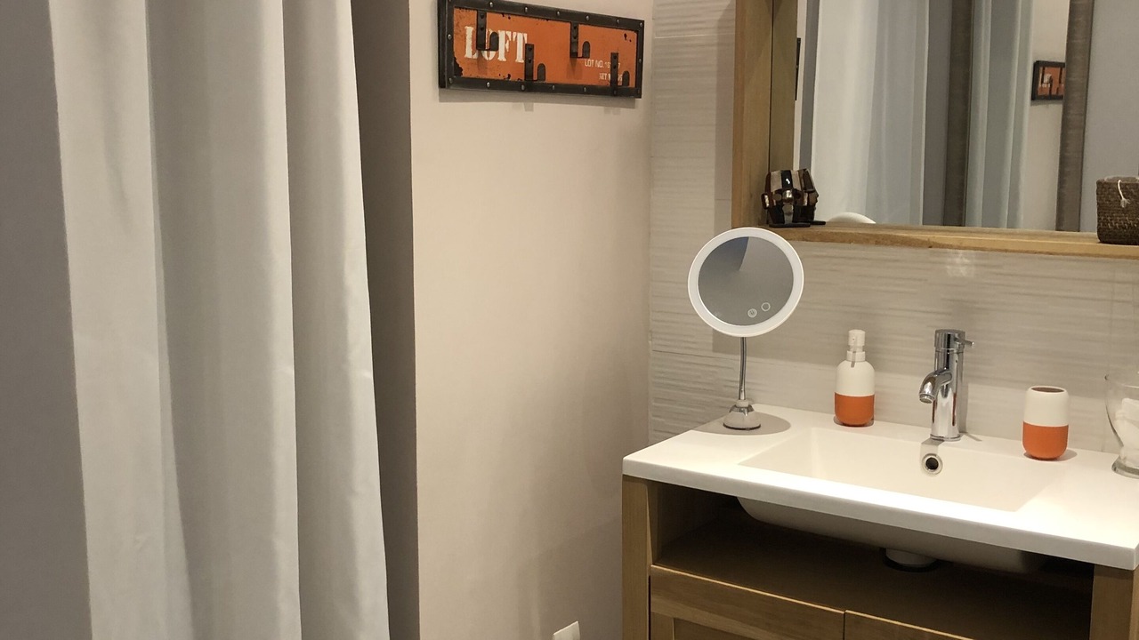 Photo of Bathroom in Begles