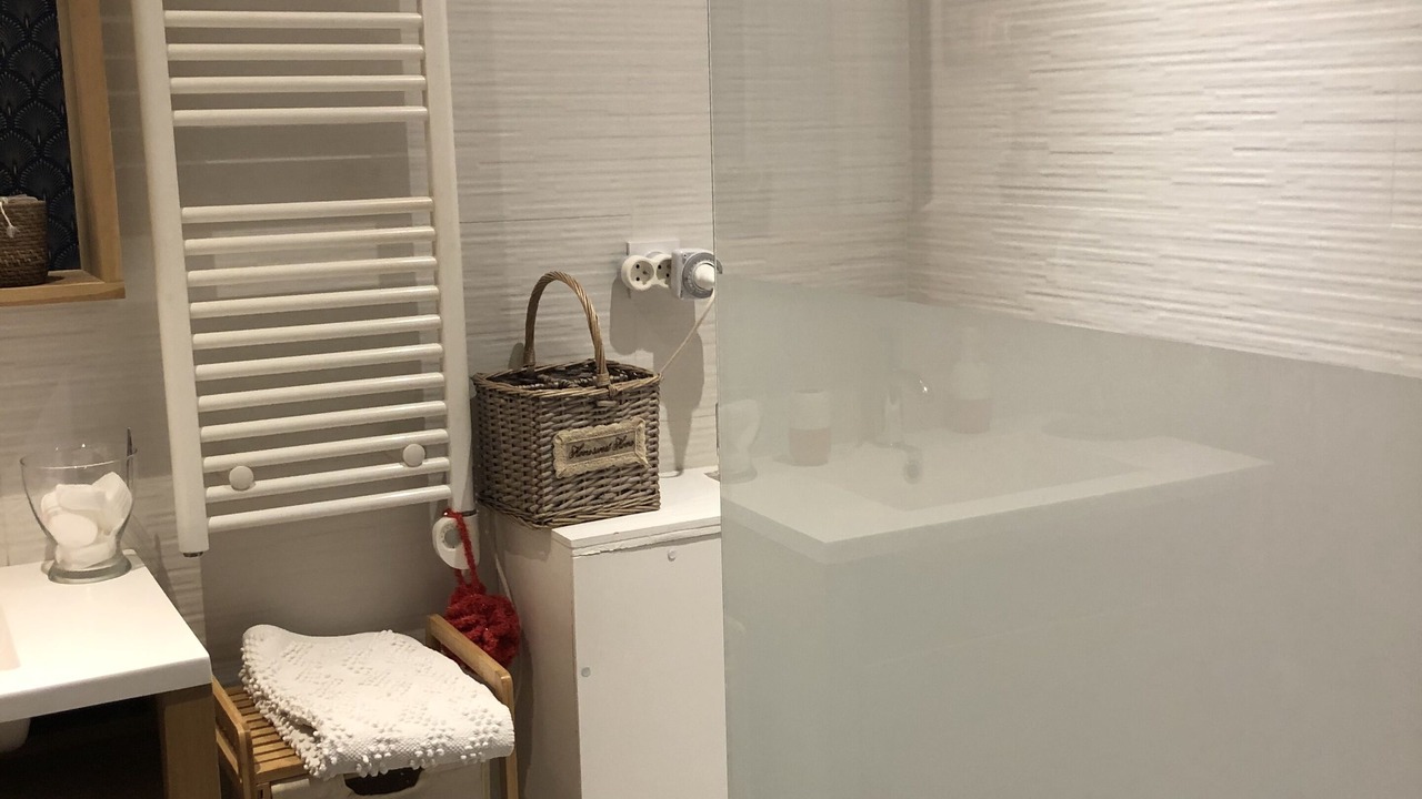 Photo of Bathroom in Begles