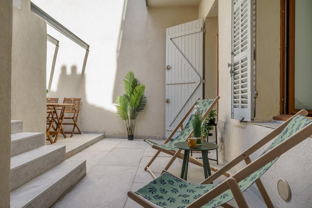Photo of Patio Balcony in Perier