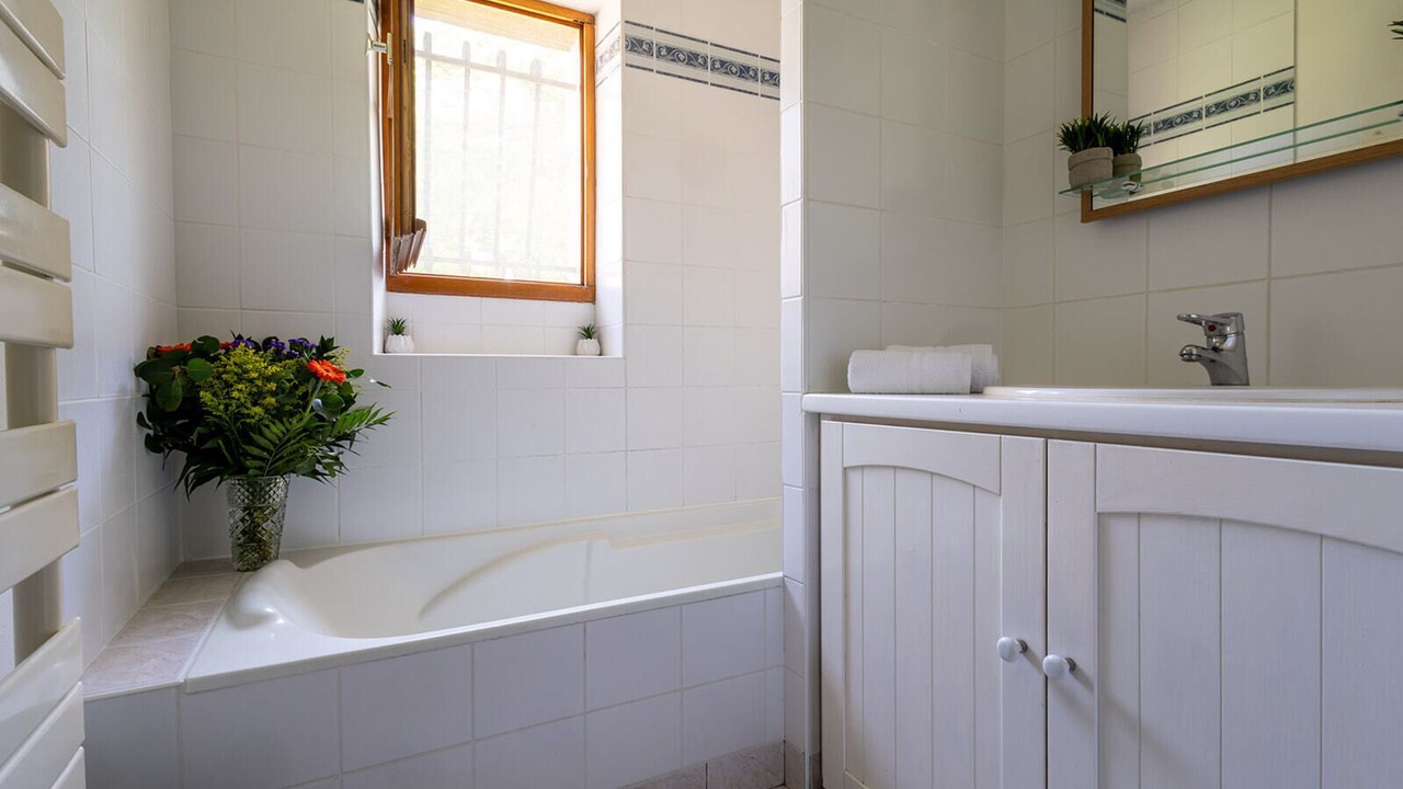 Photo of Bathroom in Nerac