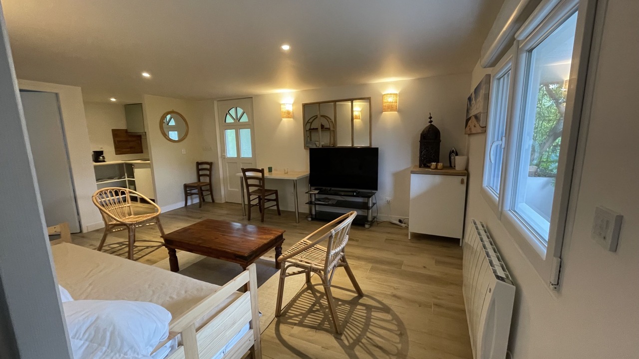 Photo of Bedroom in Claouey