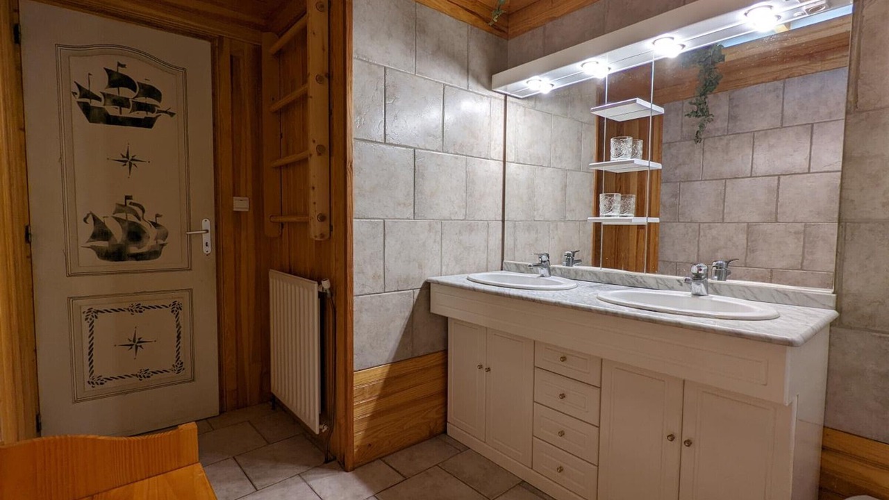 Photo of Bathroom in Charras