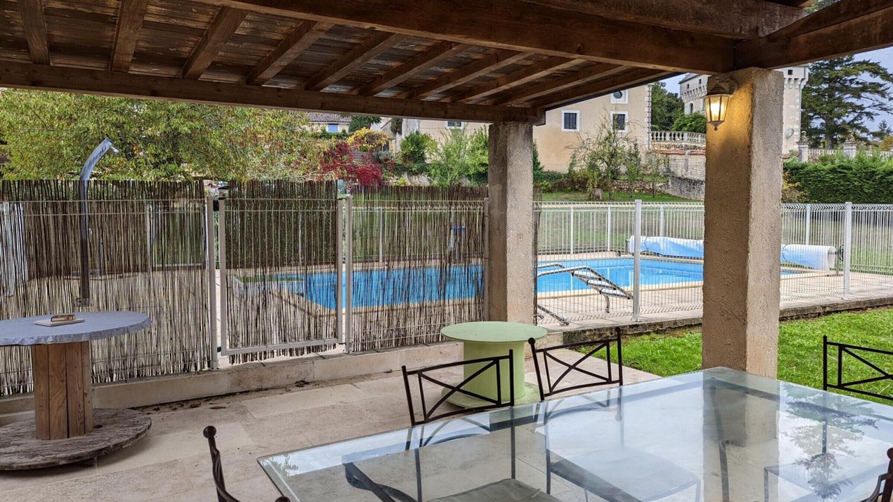Photo of Outdoor in Charras